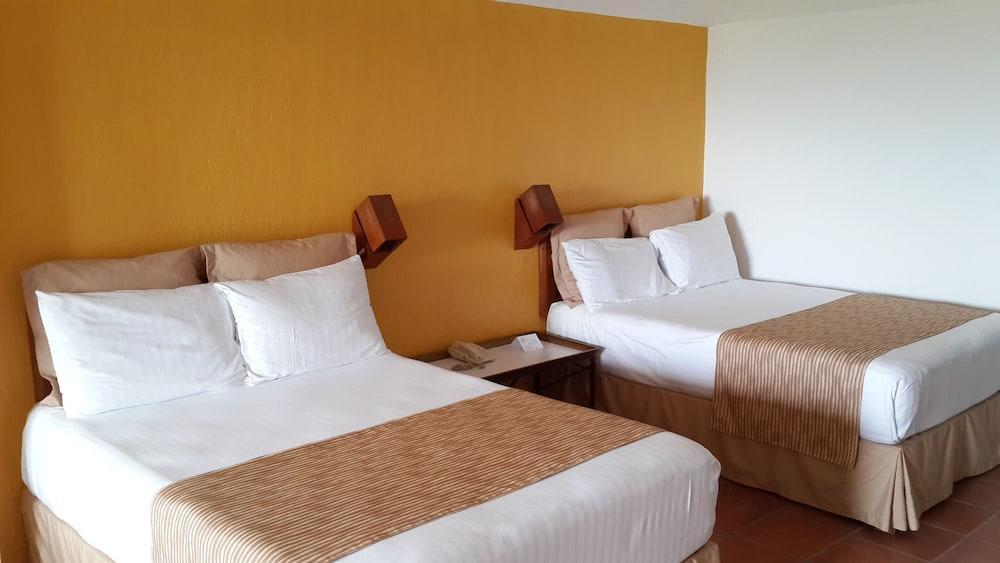 Real De Chapala Hotel Ajijic Buitenkant foto